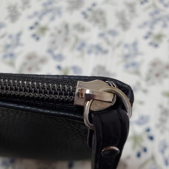 CALVIN KLEIN Wristlet Pouch - Picture 3 of 6